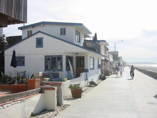 Pacific Beach - Boardwalk 02-0510