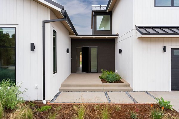stunning-modern-farmhouse-in-encinitas-04