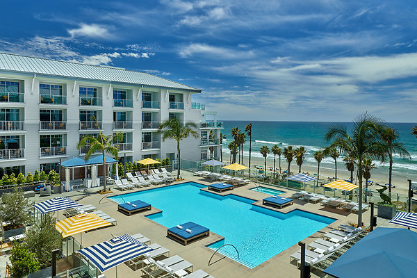 SANDO-Pool-View