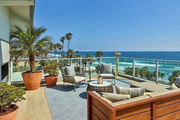SANDO-Grand-Estate-Suite-Balcony